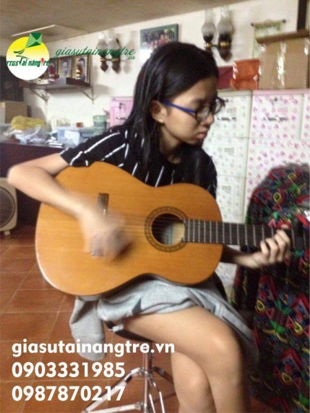 Gia sư dạy đàn Guitar tại quận 10