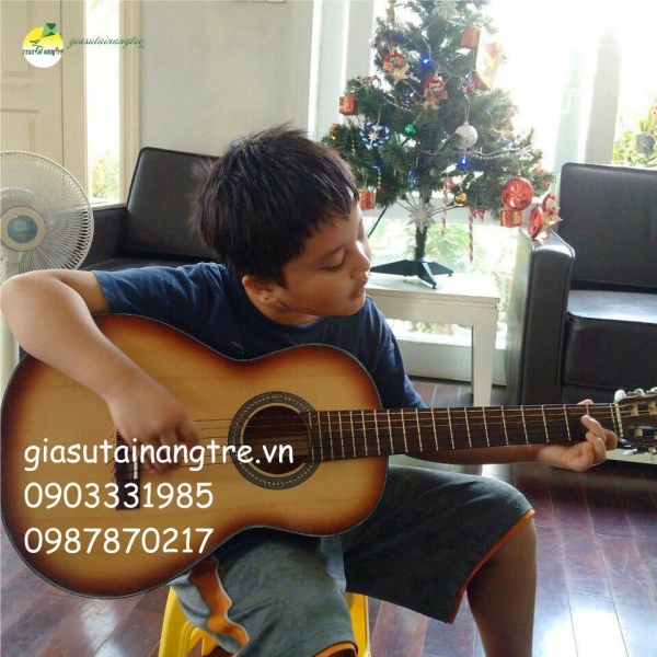 Gia sư dạy đàn Guitar tại quận 12