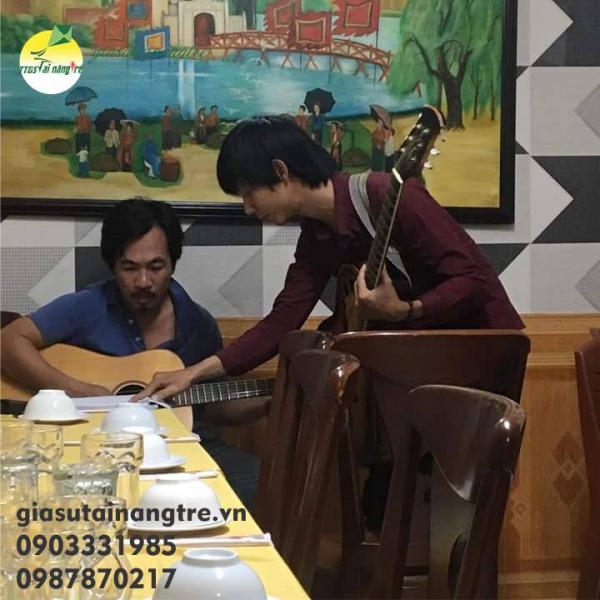 Gia sư dạy đàn Guitar tại quận 5