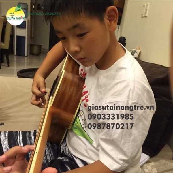 Gia sư dạy đàn Guitar tại quận Thủ Đức