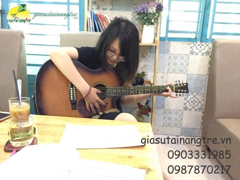 Tìm gia sư dạy đàn Guitar tại nhà TP HCM